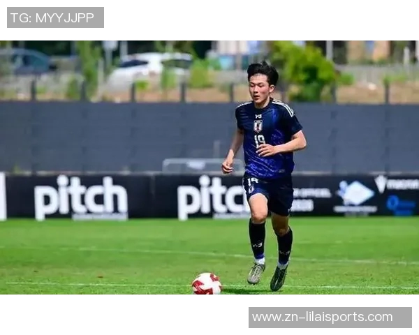 日本国家男子足球队的崛起与挑战：探索他们在国际赛场上的表现与未来发展